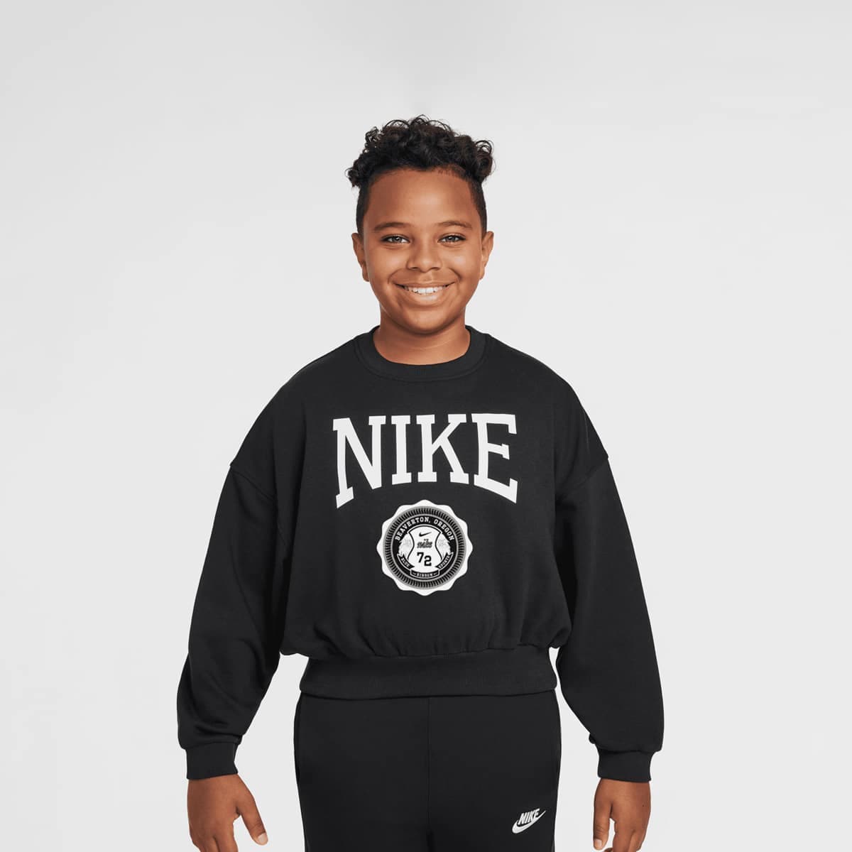 Sportswear Club French Terry Boxy Crew Graphics Star