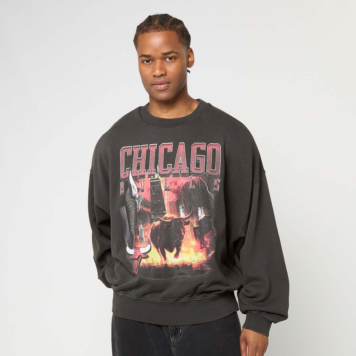 NBA Washed Graphic Oversized Crew Chicago Bulls