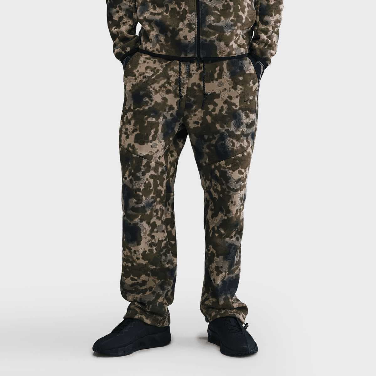 Tech Fleece Open-Hem Camo Pants