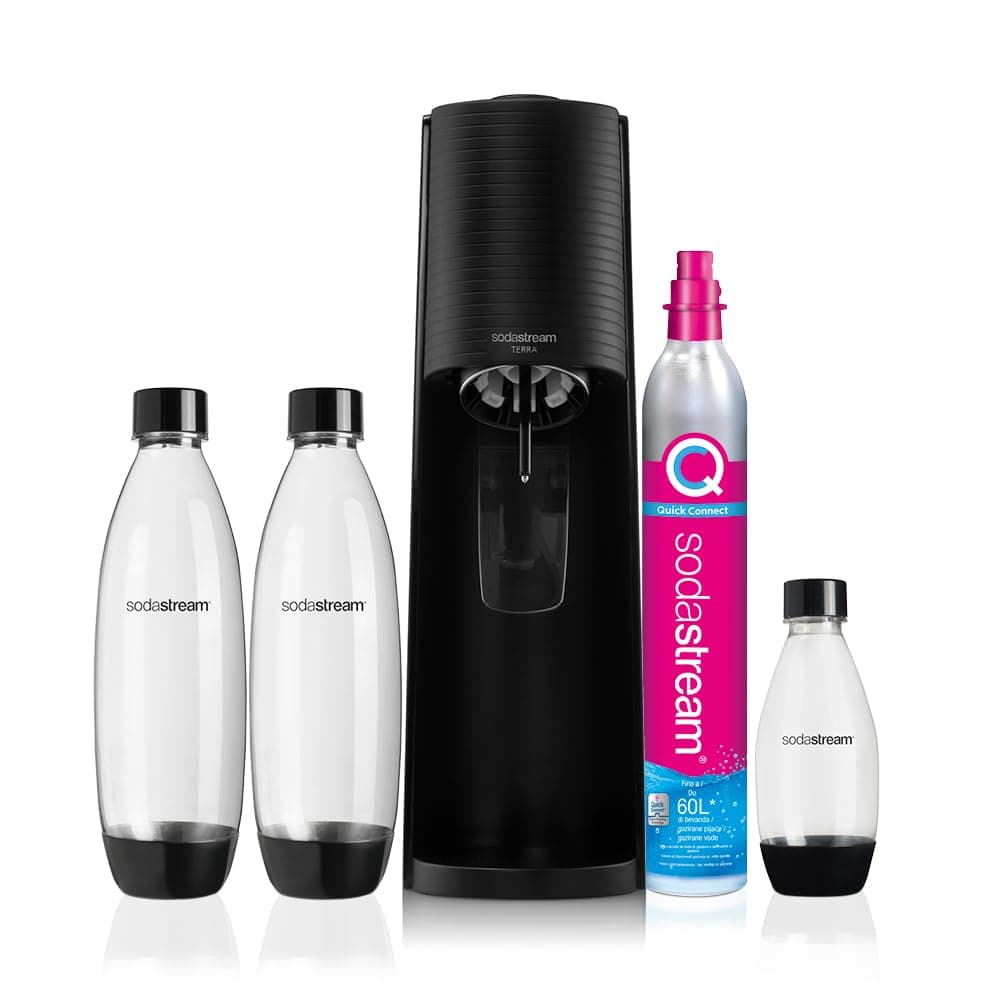 SodaStream Gasatore d’acqua Terra, include cilindro di Co2 per realizzare fino a 60 Litri di acqua frizzante inclusa due bottiglie da 1 L e una bottiglia da 0,5L lavabili in lavastoviglie, colore nero