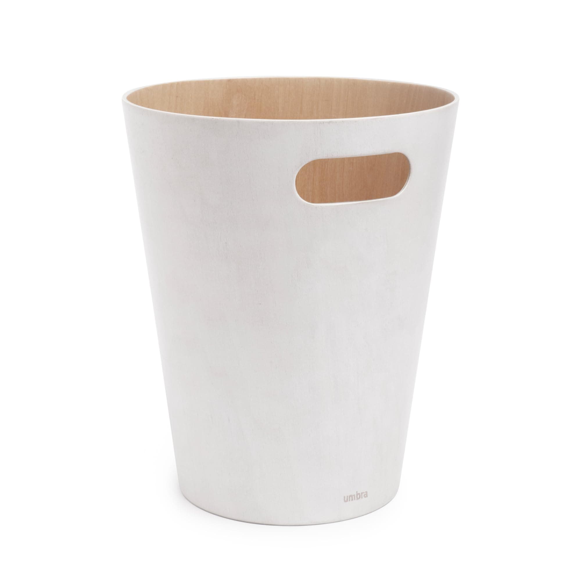 Umbra Woodrow Abfalleimer – Zweifarbiger Holz Papierkorb für Büro, Badezimmer, Wohnzimmer und Mehr, 7,5l Fassungsvermögen, Weiss/Natur