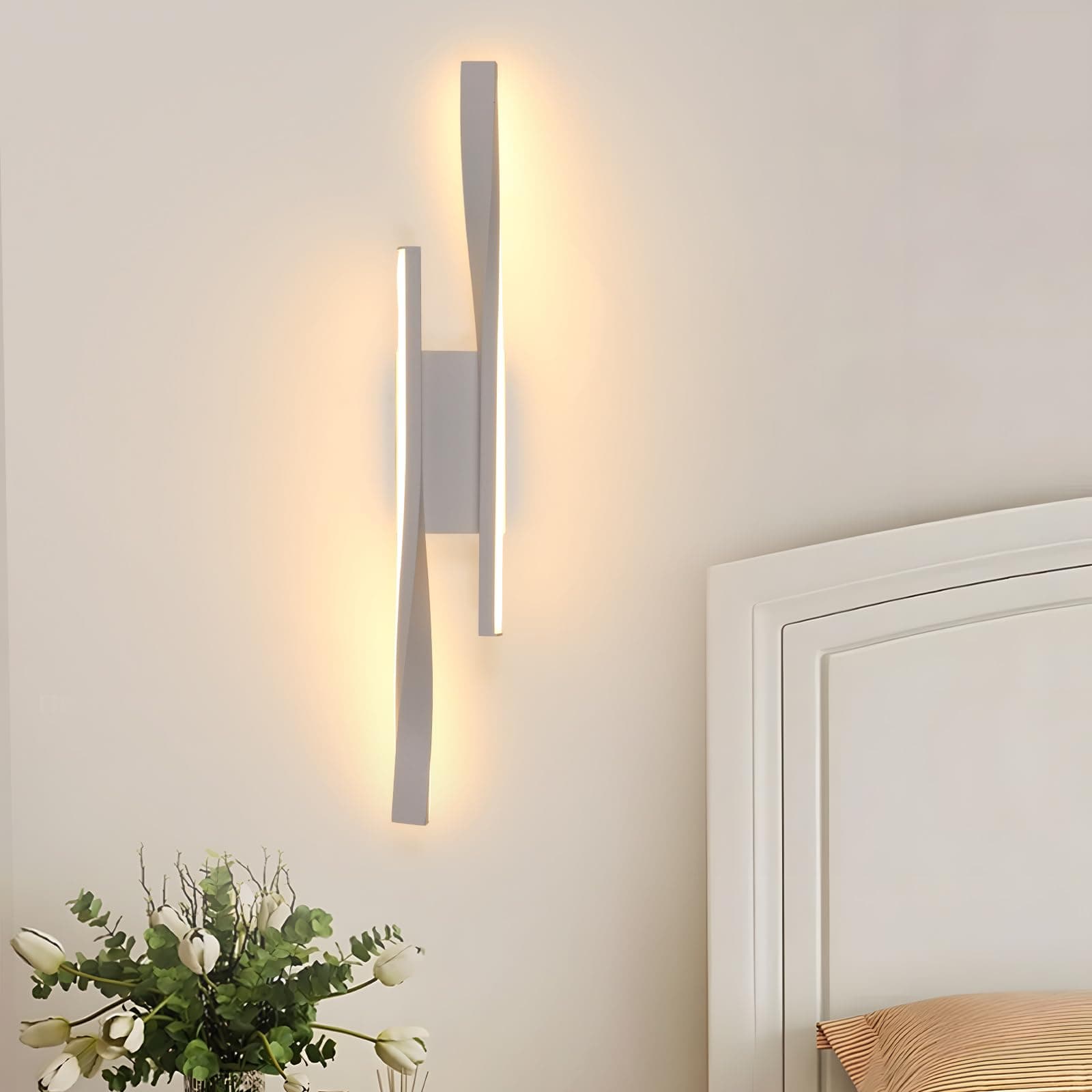 Comely Applique da Parete LED, 16W 1800LM Lampada da Parete Interno, Luce Bianca Calda 3000K Lampada Muro LED per Camera da Letto Soggiorno Cucina Corridoio, Bianco