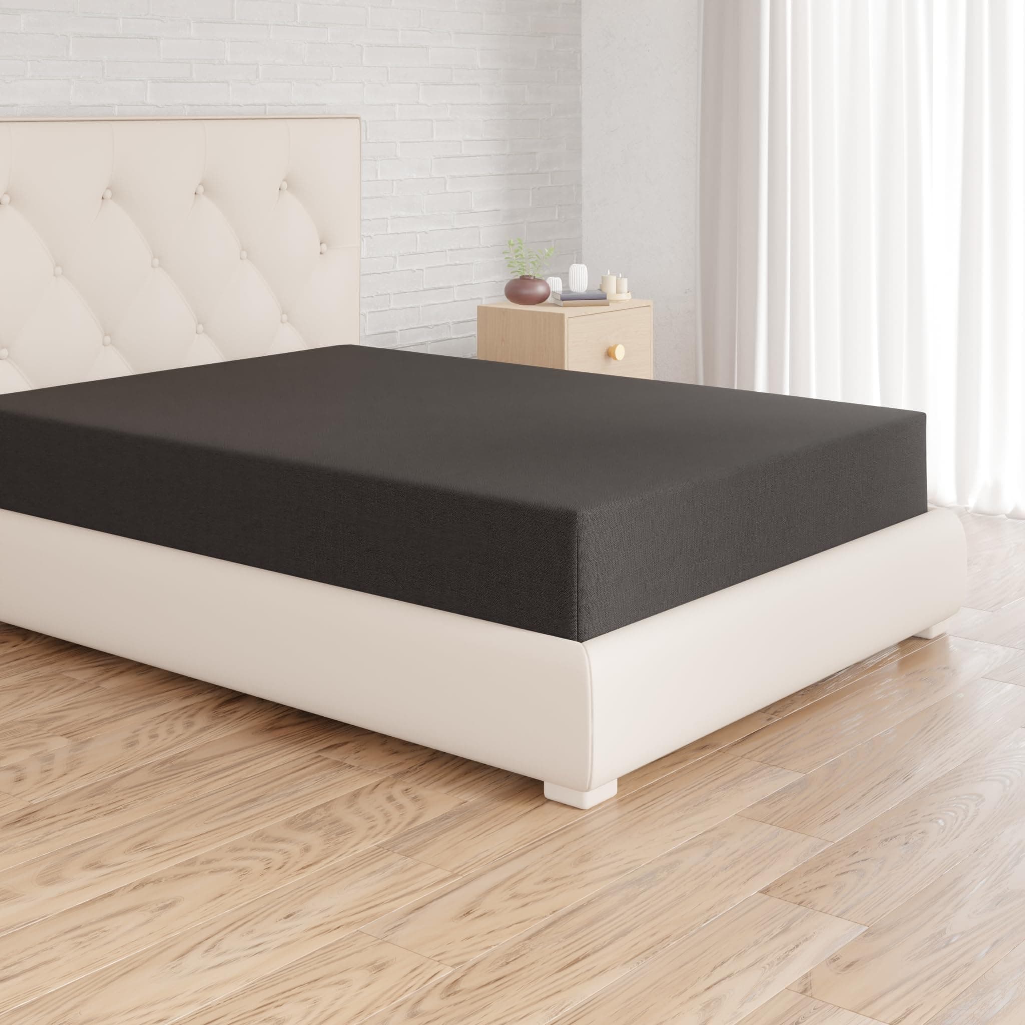 Amazon Basics Mikrofaser Spannbettlaken, Spannbetttuch - Matratzenhöhe bis 30 cm, 140 x 200 cm, Schwarz