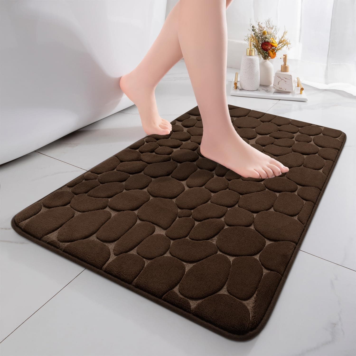 chakme Tapis de bain en mousse à mémoire de forme - Tapis de bain absorbant - Tapis de bain décoratif - Tapis antidérapant pour salle de bain et salon - 50 x 80 cm - Marron foncé
