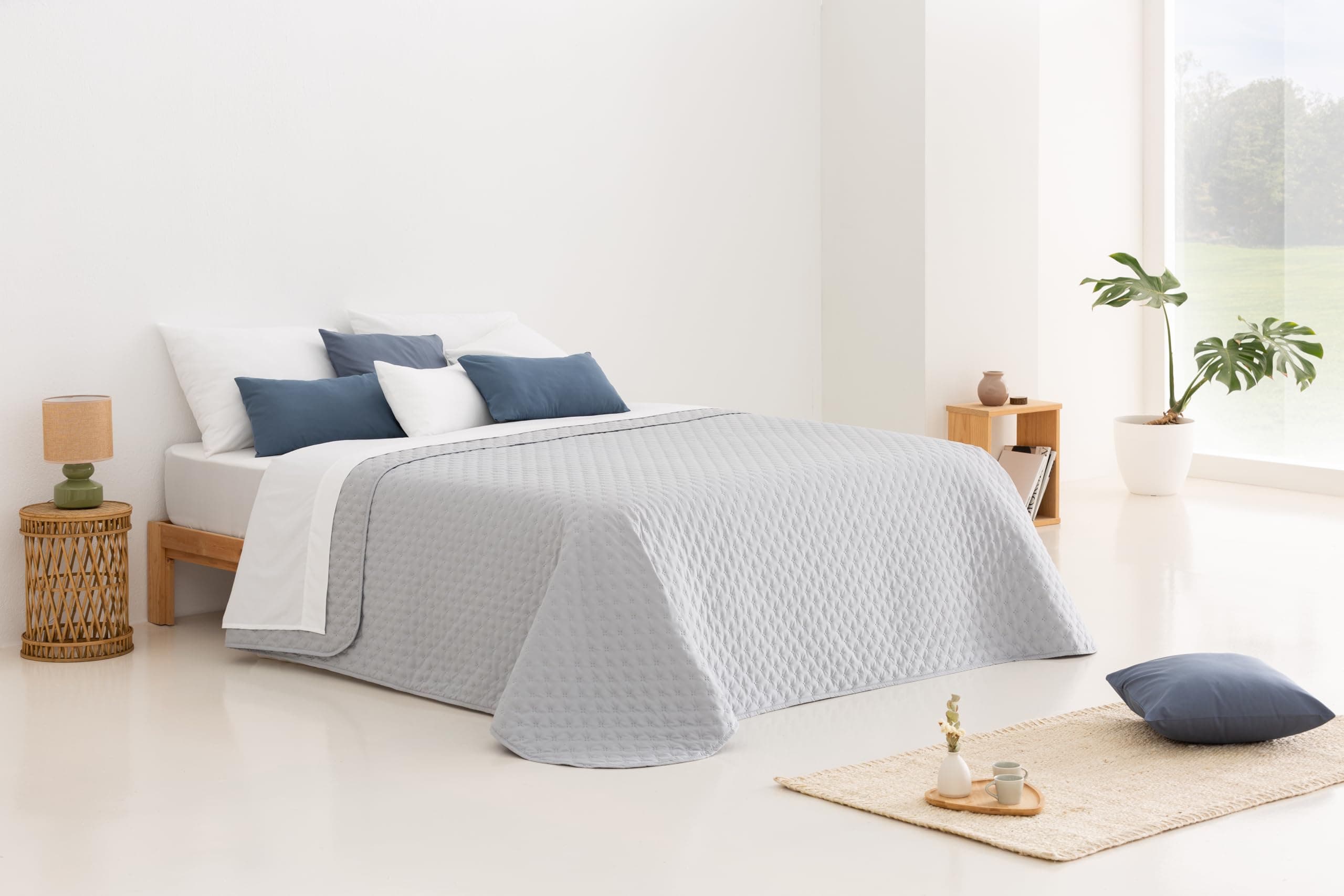 Todocama – Colcha boutí Fina con diseño Estrella, para Primavera, Verano, otoño e Invierno. 100% Microfibra Extra Suave. Cubre Cama Multiusos. Cama 140/150/160-250x260cm Gris Claro