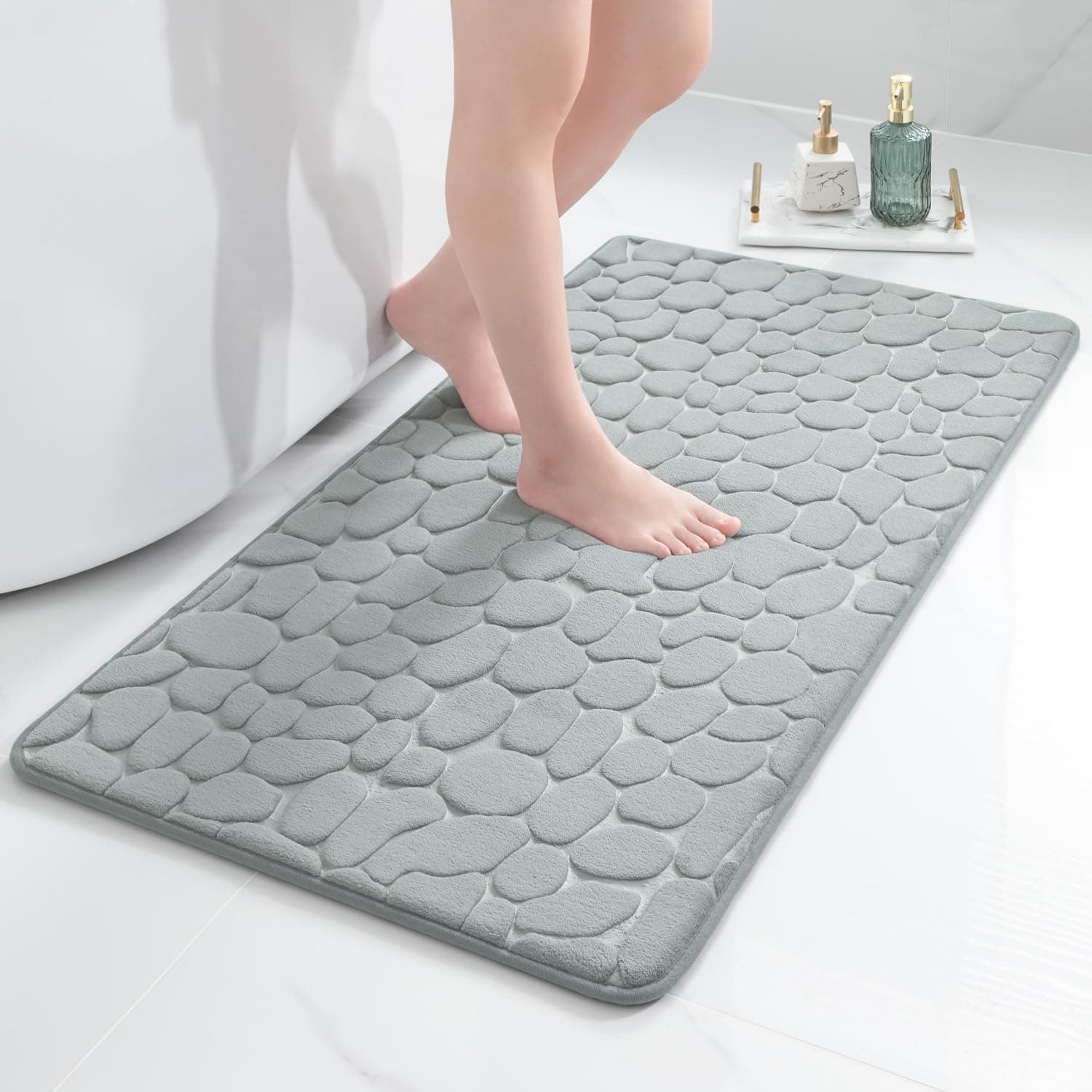 Chakme Tapis de bain en mousse à mémoire de forme - Tapis absorbant - Tapis de douche décoratif - Antidérapant pour salle de bain et salon - 60 x 120 cm - Gris clair