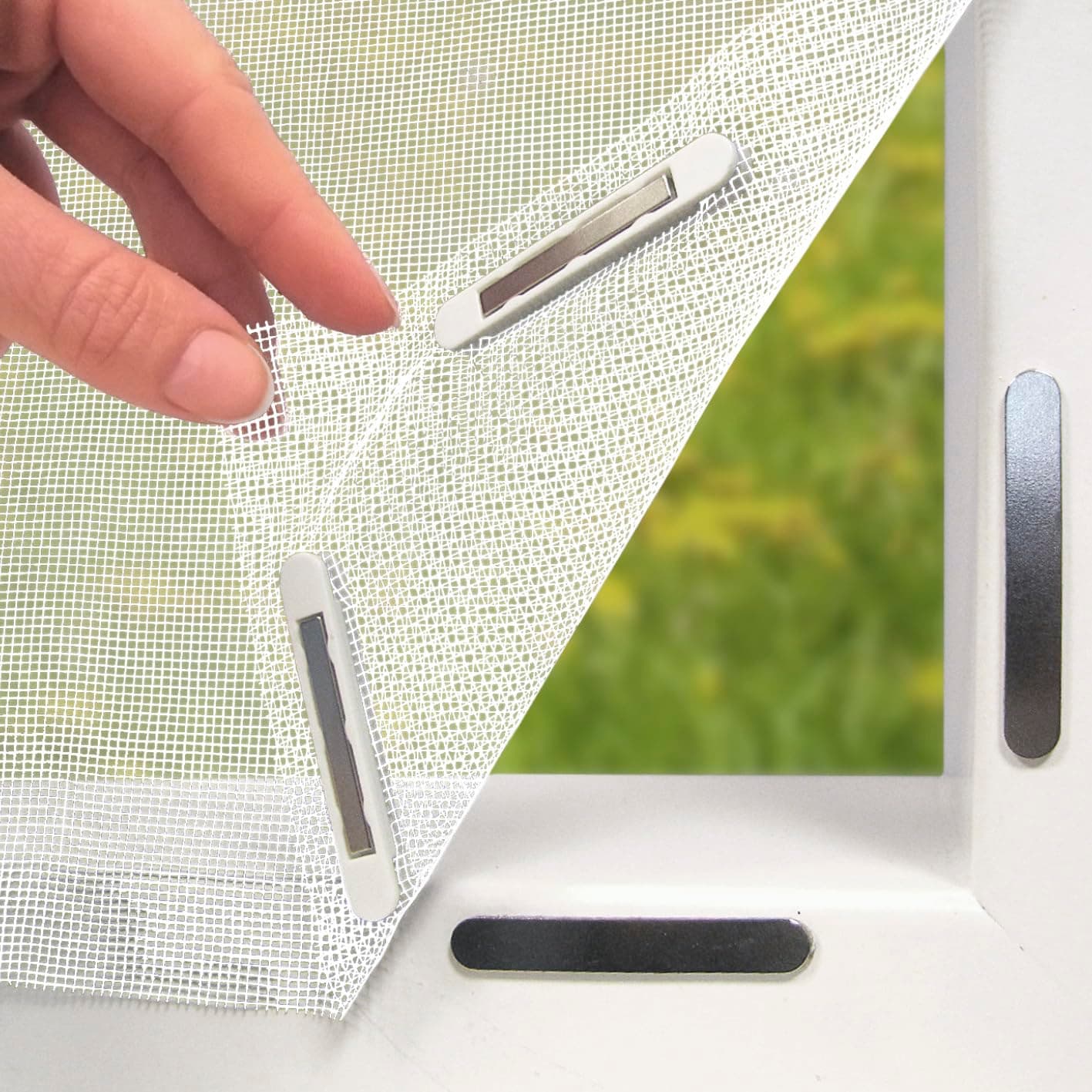 EASYmaxx Zanzariera per finestre con Magic Click | Tagliata individualmente su misura per tutte le finestre fino a 150 x 130 cm | Facile installazione con 12 magneti - senza forare o avvitare Bianco