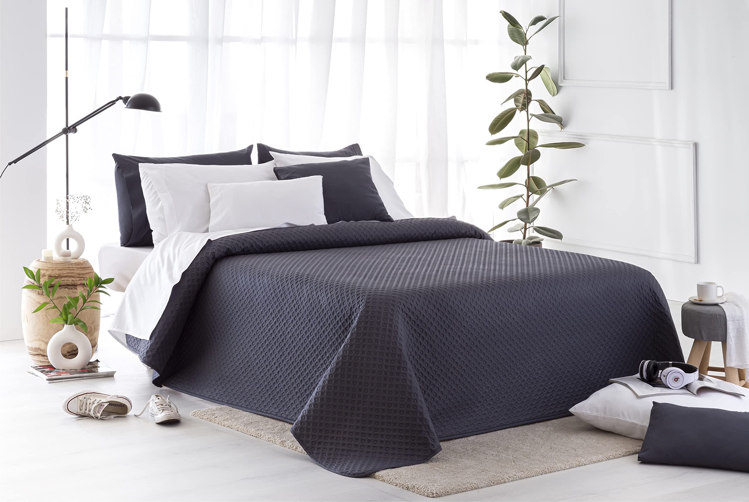 Todocama – Colcha boutí Fina con diseño piqué, para Primavera, Verano, otoño e Invierno. 100% Microfibra Extra Suave. Colcha Cubre Cama Multiusos. Cama 105-200x260cm Gris Oscuro