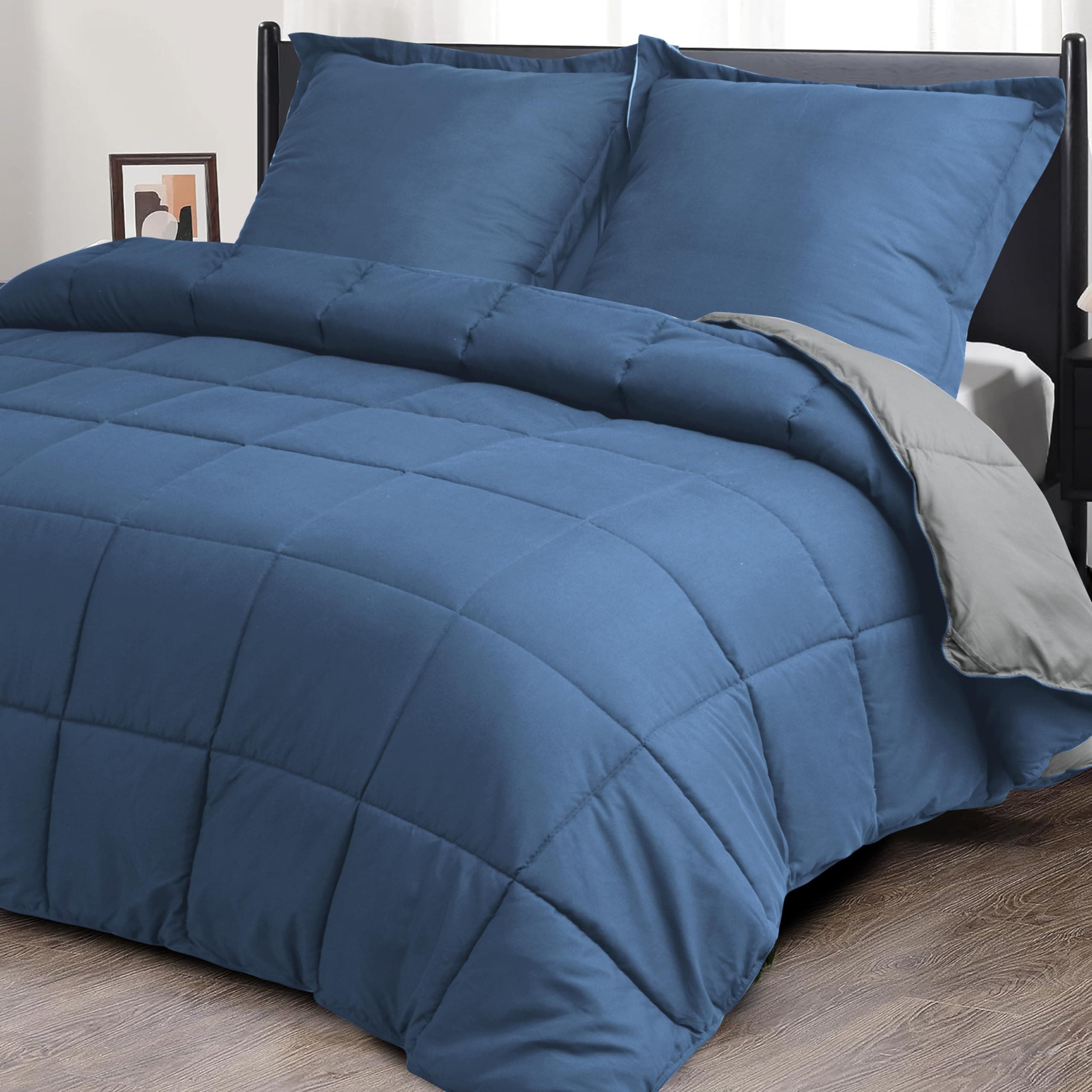HIG 3 pièces Couette 240x260 cm pour lit 2 Personne – 250GSM Microfibre Douce Couette Réversible avec 2 Taie d'oreiller 65x65 cm – Certifié Oeko-TEX Matelassée pour Les 4 Saisons(Bleu Grisé)