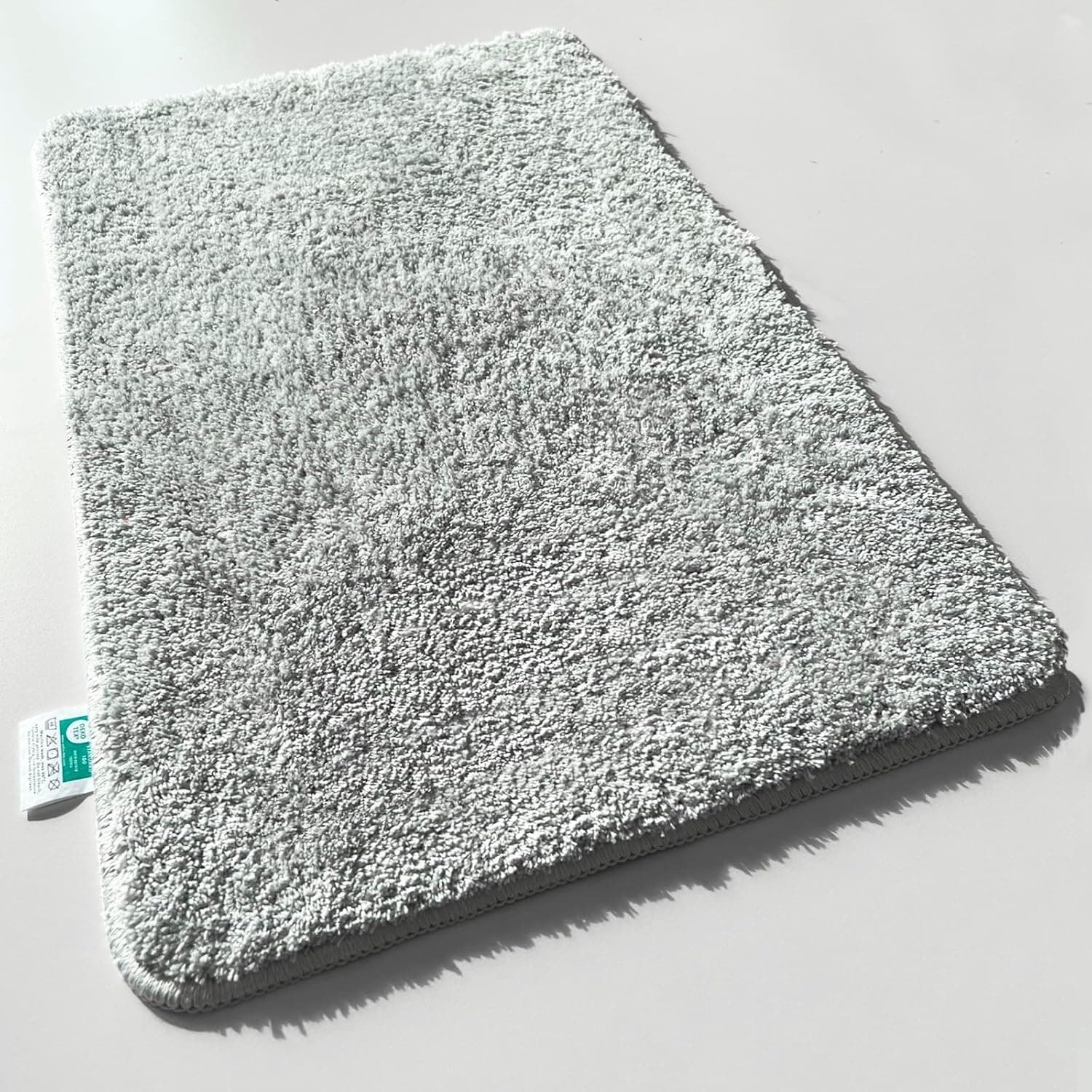 Floordirekt Badematte Sky - Badezimmerteppich - Weicher, dichter Hochflor - Rutschhemmend & Schnell trocknend - Geeignet für Fußbodenheizung - Eckig & Rund (50 x 60 cm, Silbergrau)