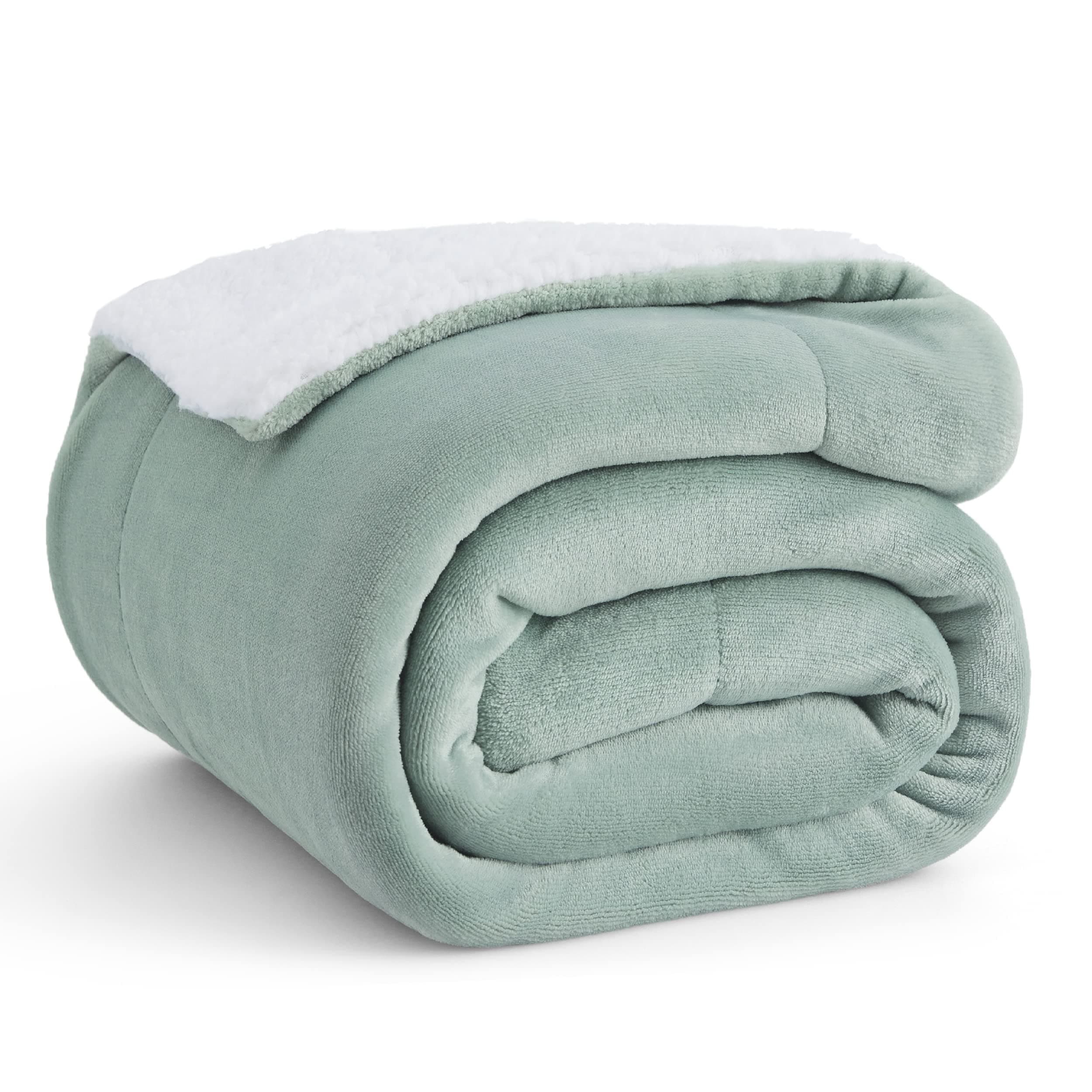 BEDSURE Kuscheldecke - Warm Sherpa Wolldecke & Sofadecke, Flauschig Sofaüberwurf Decke, Dicke Couchdecke, Fleecedecke, Flauschige Wohndecke für Couch, Grün, 150x200 cm, XL