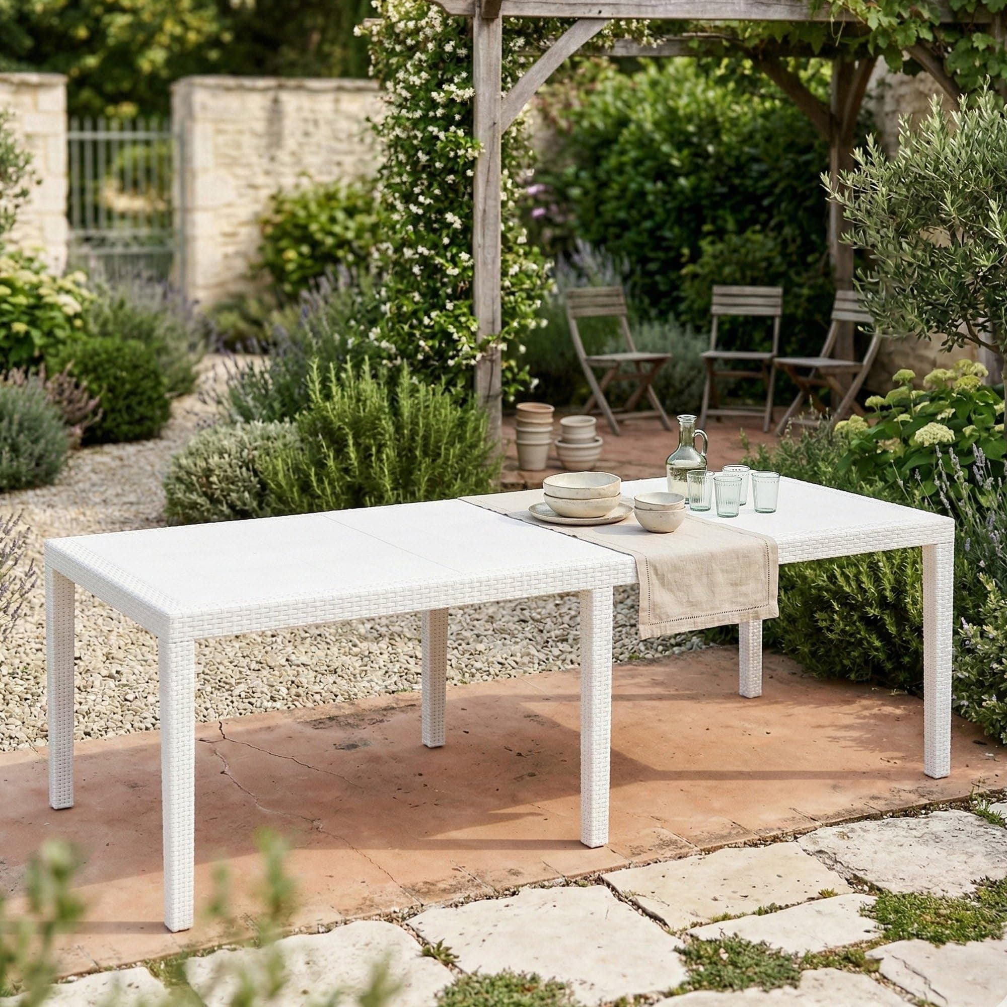 Dmora - Tavolo da esterno Roma, Ripiano rettangolare allungabile da pranzo, Tavolo da giardino estensibile effetto rattan, 100% Made in Italy, 150/220x90h72 cm, Bianco