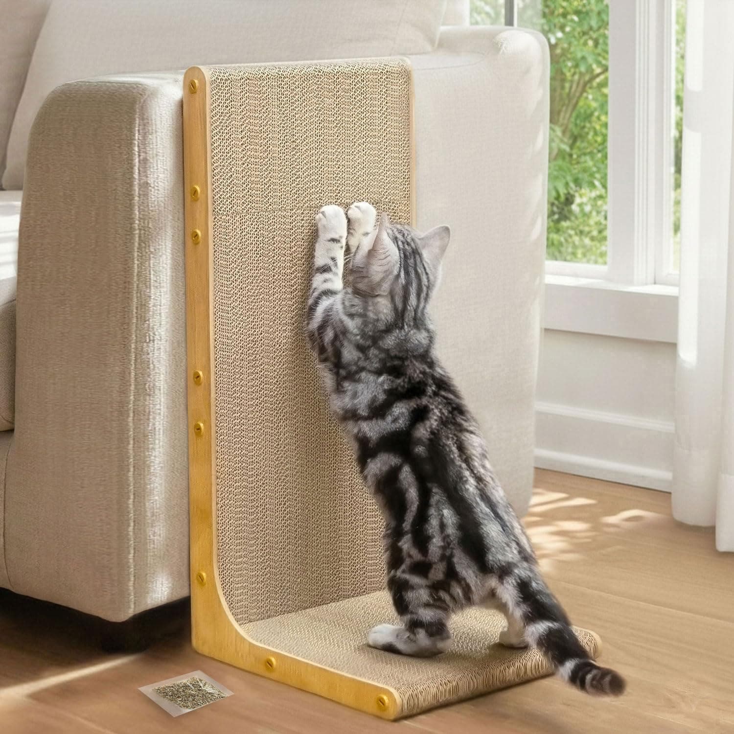 Conlun Grattoir pour Chat, Forme en L Montable au Mur, Plateau à Gratter Vertical, Carton Durable pour Protéger Les Meubles des Chats d'Intérieur, Grand,Effet Bois,58 cm
