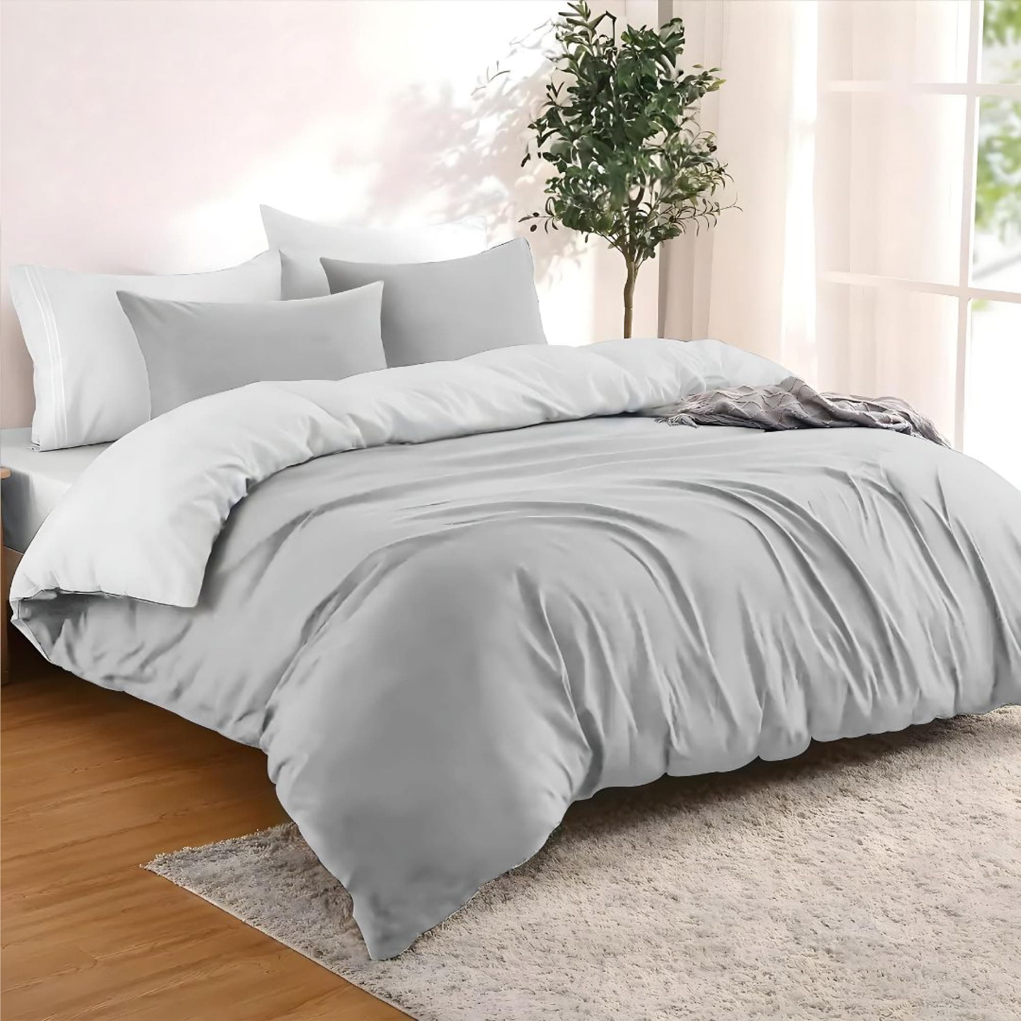 Dreamzie - Housse de Couette 240x220 cm avec 2 Taie Oreillers 65x65 cm - Gris Clair/Blanc - Parure de Lit 240x220 en 100% Microfibre - 3 Pièces - Certifié sans Produits Chimiques (Oeko TEX)
