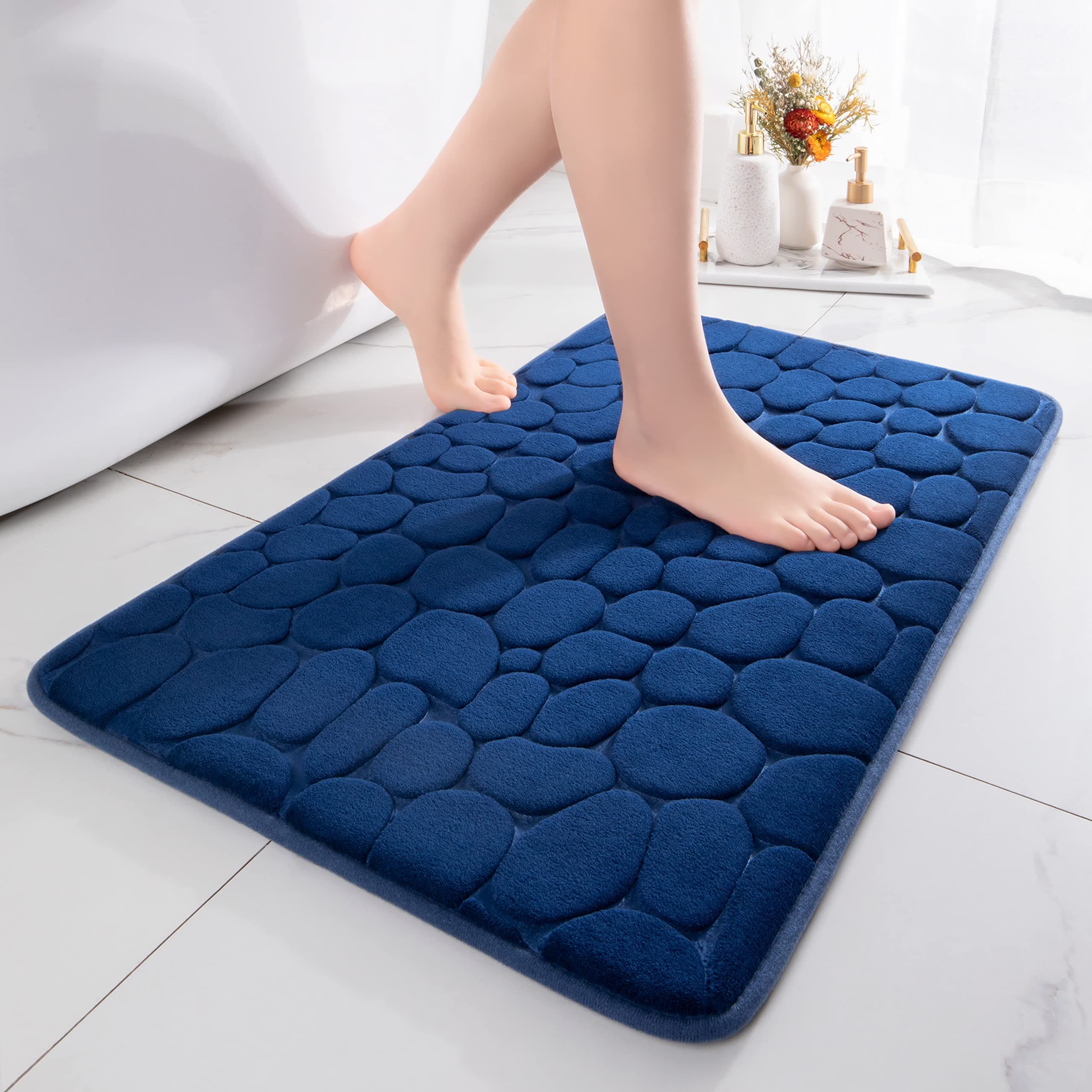 Chakme Tapis de bain en mousse à mémoire de forme, absorbant, antidérapant, pour décoration de douche, paillasson, salle de bain et salon, 50 x 80 cm, bleu foncé