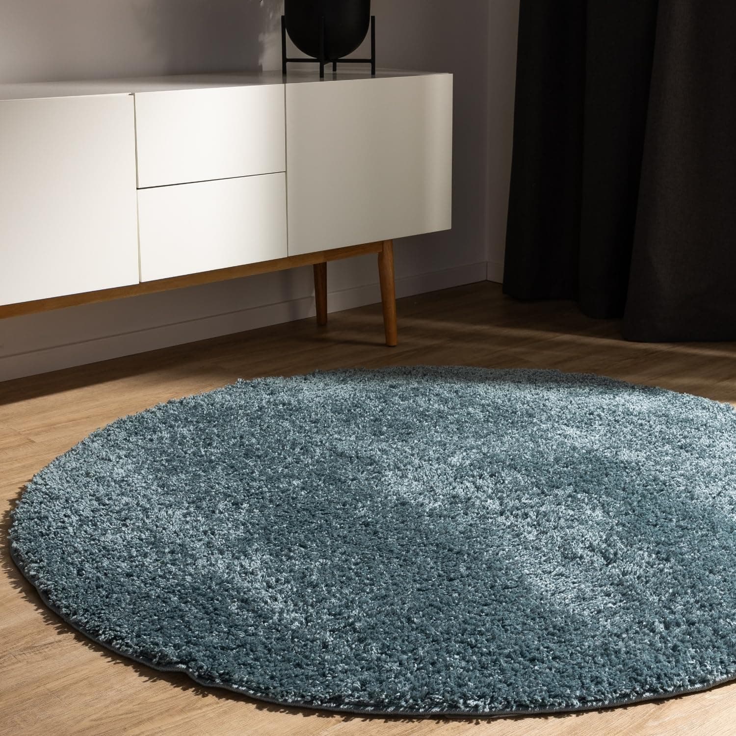 benuta Basic Hochflorteppich Teppich Wohnzimmer Sohari - Blau 120 cm Rund - Minimalistischer Look - Weich & Waschbar - Für Schlafzimmer, Flur oder Esszimmer - Geeignet für Fußbodenheizung