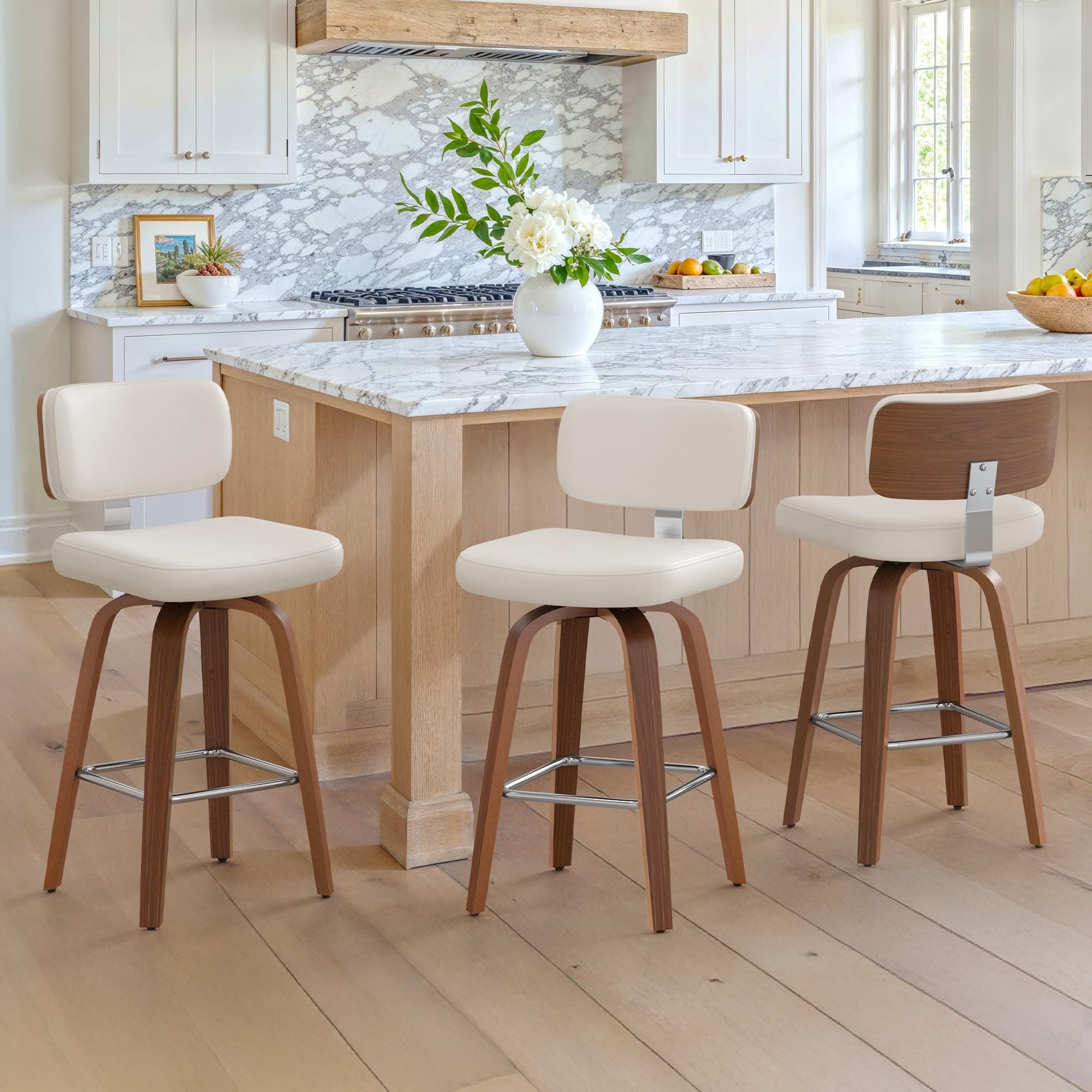 LUE BONA Rotatif sur 360° Tabourets de Bar,Tabouret Bar Lot de 3,Chaise de Cuisine avec Dossier et Repose-Pieds,Hauteur 66 cm Faux Cuir Tabourets Bar avec Cadre en Bois,pour Cuisine,Salon,Blanc
