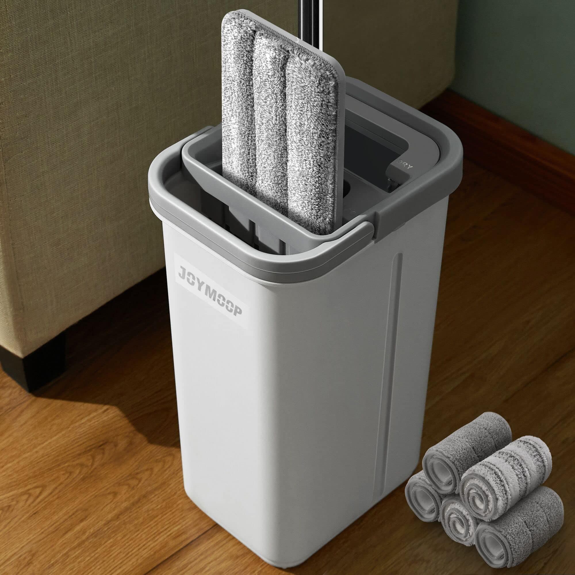 JOYMOOP Juego de fregona y Cubo con escurridor, fregona Plana Manos Libres y Cubo, con 5 Almohadillas de Microfibra Lavables, Uso en húmedo y seco, Sistema de Limpieza de Suelos