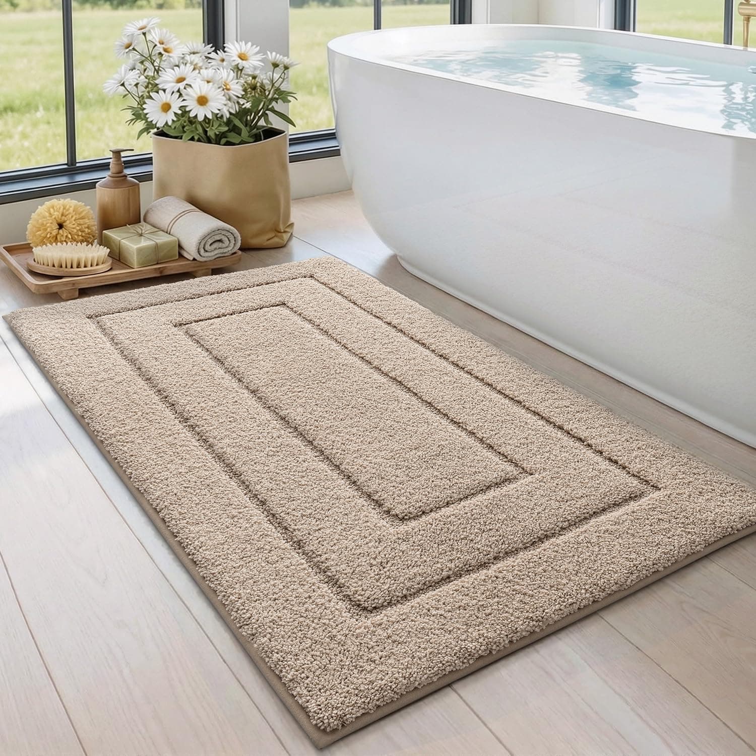 DEXI Tapis Salle de Bain Antidérapant 60 x 110 cm, Moelleux en Microfibre, Absorbant l'eau, Lavable en Machine, Extra Epais, pour Douche, Baignoire, Beige