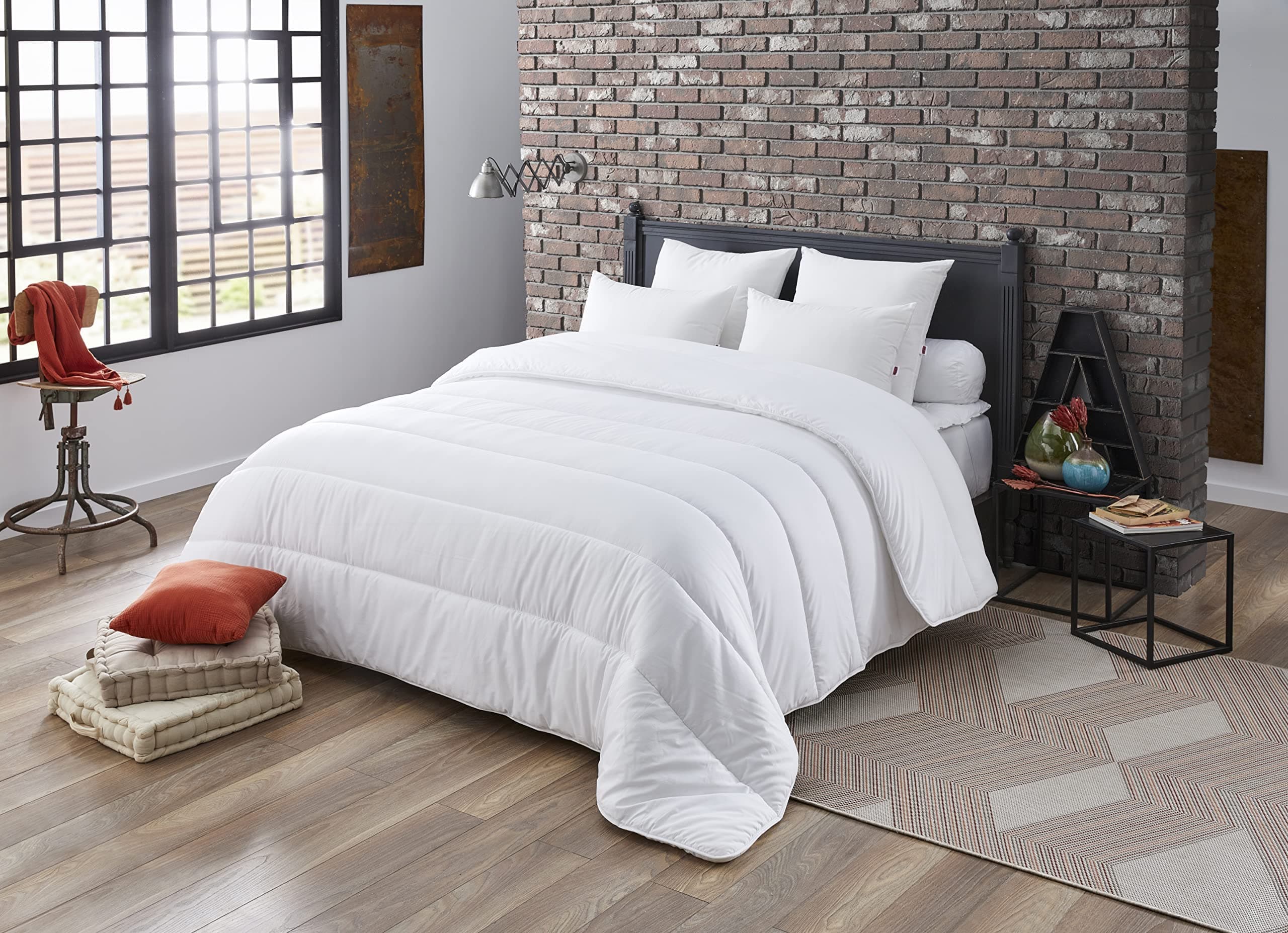 DODO - Couette Tempérée Niagara 240x260 cm - Convient 2 Personnes - Anti-Acariens, Douce, Confortable - Garnissage 100% Polyester Fibre Volupt’air 300G/M2 - Lavable en Machine à 40°C