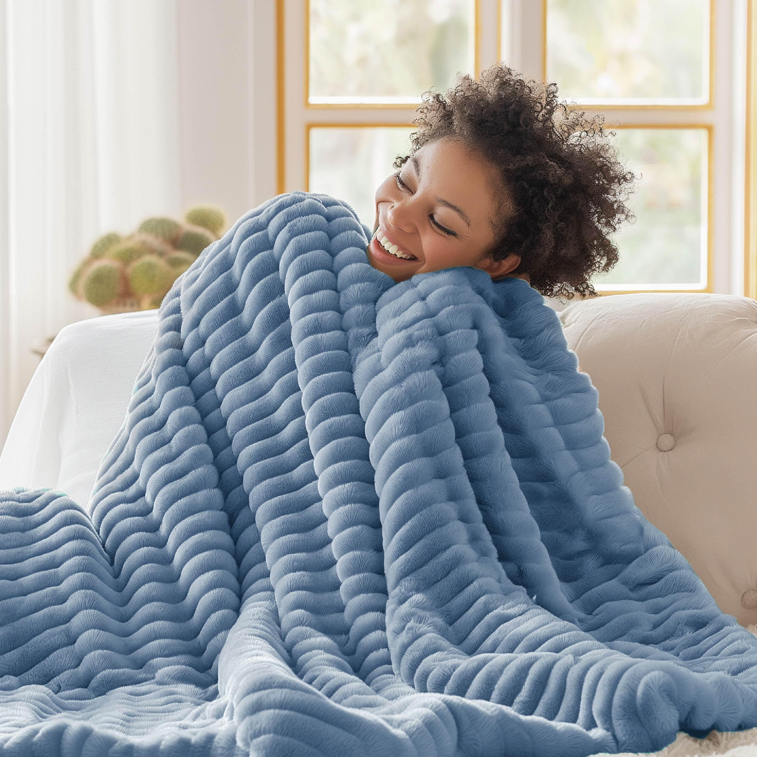 BEDSURE Kuscheldecke für Zimmer Deko - Wolldecke & Fleecedecke, Sofadecke, Weiche Warme Grobe Korddecke für Couch, Geschenke für Frauen, Tagesdecke, Himmelblau, 150 x 200 cm