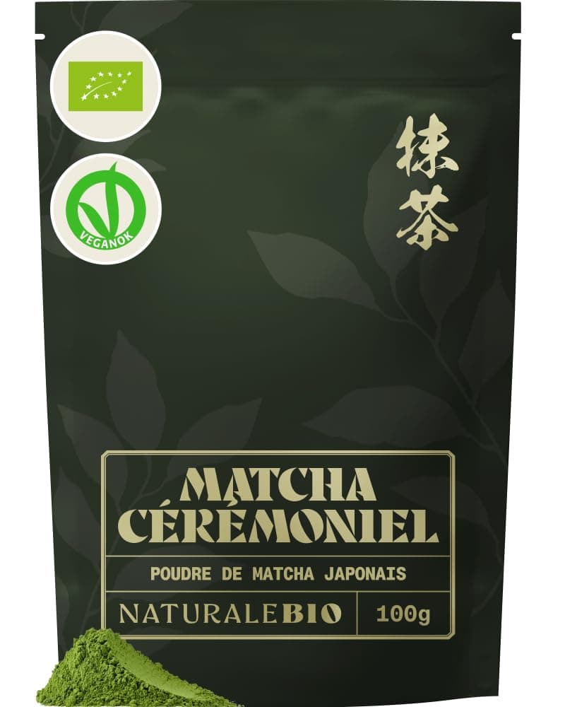 NaturaleBio Thé Vert Matcha Bio en Poudre. Grade Cérémonial, 100g. Produit au Japon, Uji, Kyoto. Idéal avec du lait ou pour la Cérémonie du Thé. Sans Sucres Ajoutés ni Conservateurs.