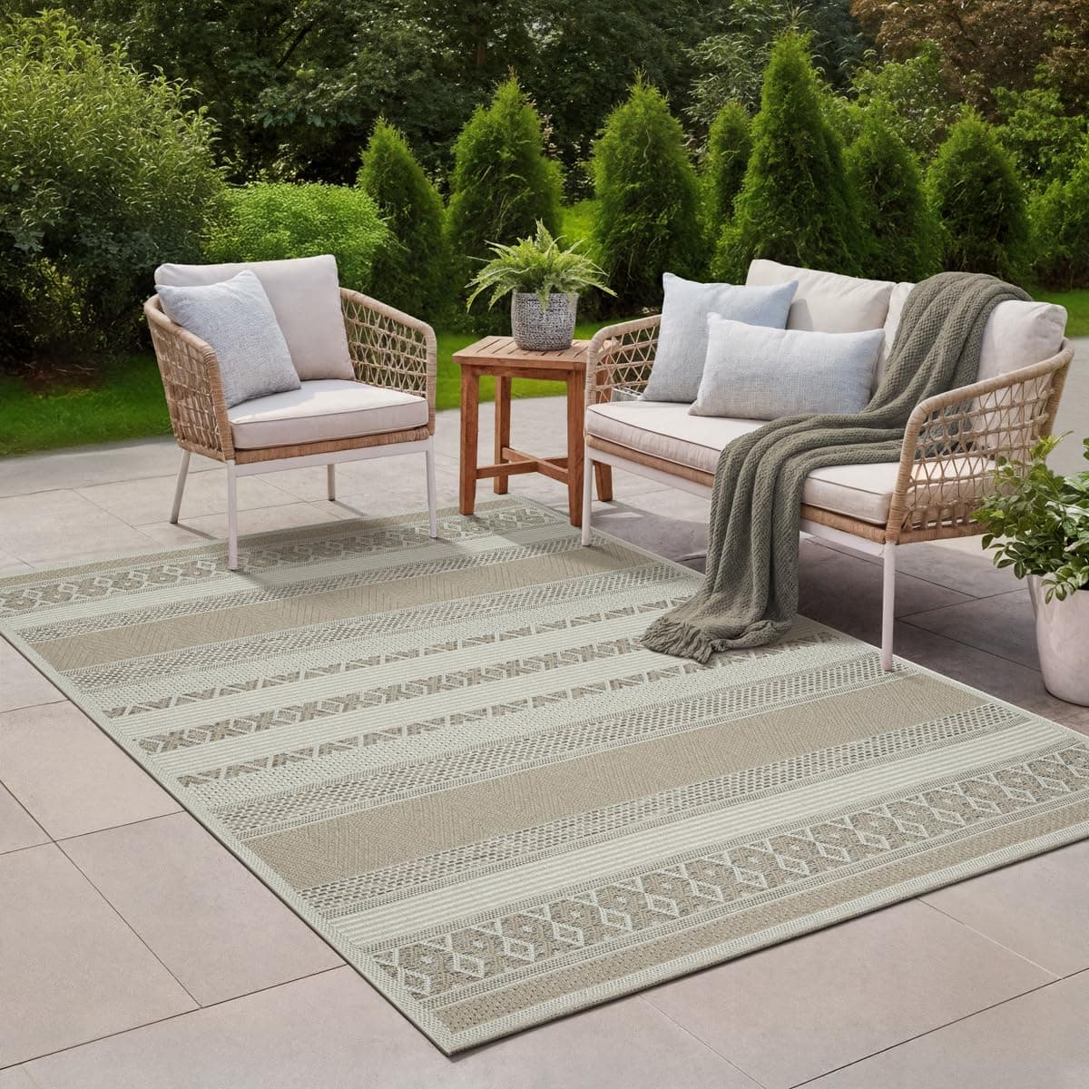 the carpet Calgary – Tapis d’intérieur Durable, Facile à Nettoyer, idéal pour Salon, Chambre, Cuisine ou entrée, également adapté à l’extérieur - Beige - 240 x 340 cm