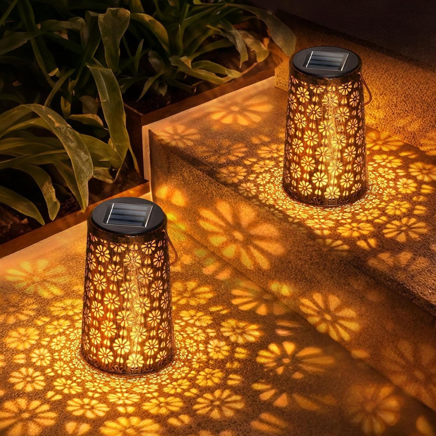 BKXCHA Lanterna Solare da Esterno, 2 Pezzi Metallo Lanterne Solari da Esterno IP65 Impermeabile LED Luce Retro Illuminazione per Esterni Patio Giardino Balcone Terrazza Festa Decorazione